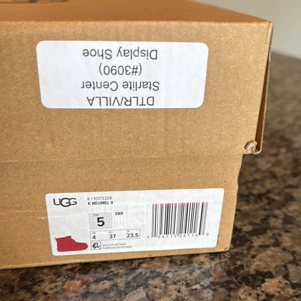 UGG Red Suede lace Booties 5 EUC